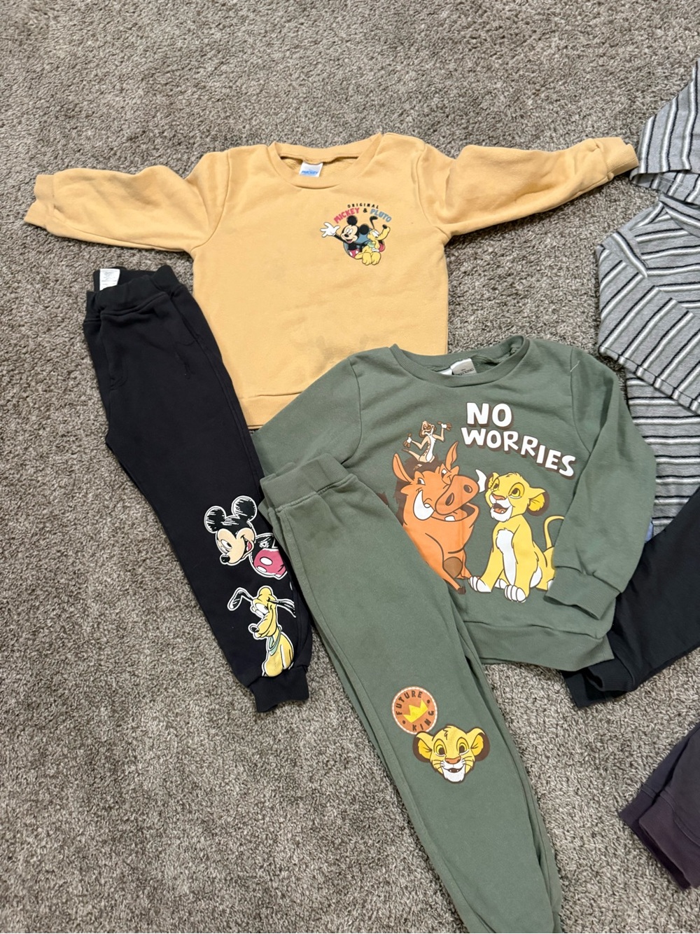 Bundle of Boys Clothes Matching Shirts and Pants Sz 4T - Picture 2 of 8